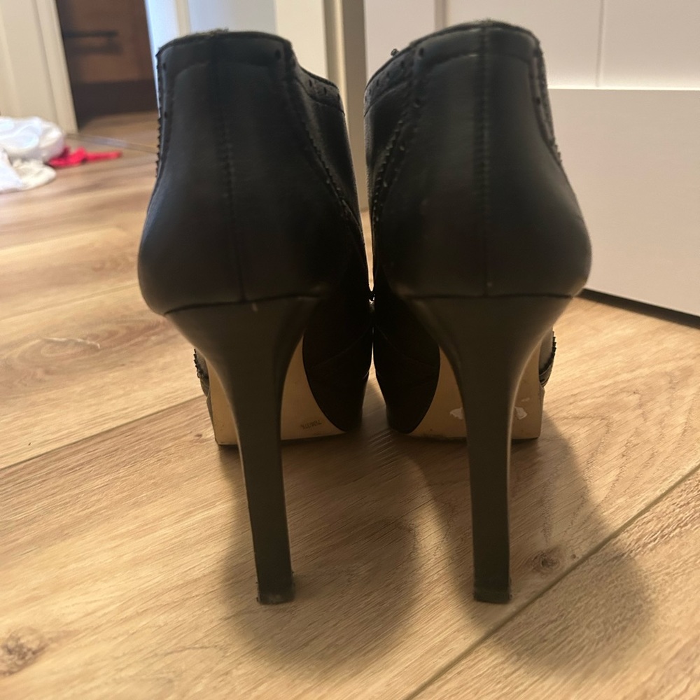 BCBG Generation booties - Picture 3 of 4